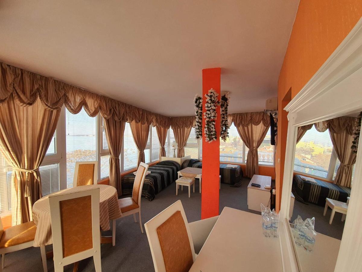 Family Hotel Paros Pomorie Exterior foto