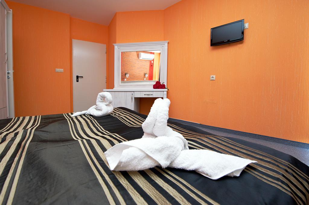 Family Hotel Paros Pomorie Quarto foto